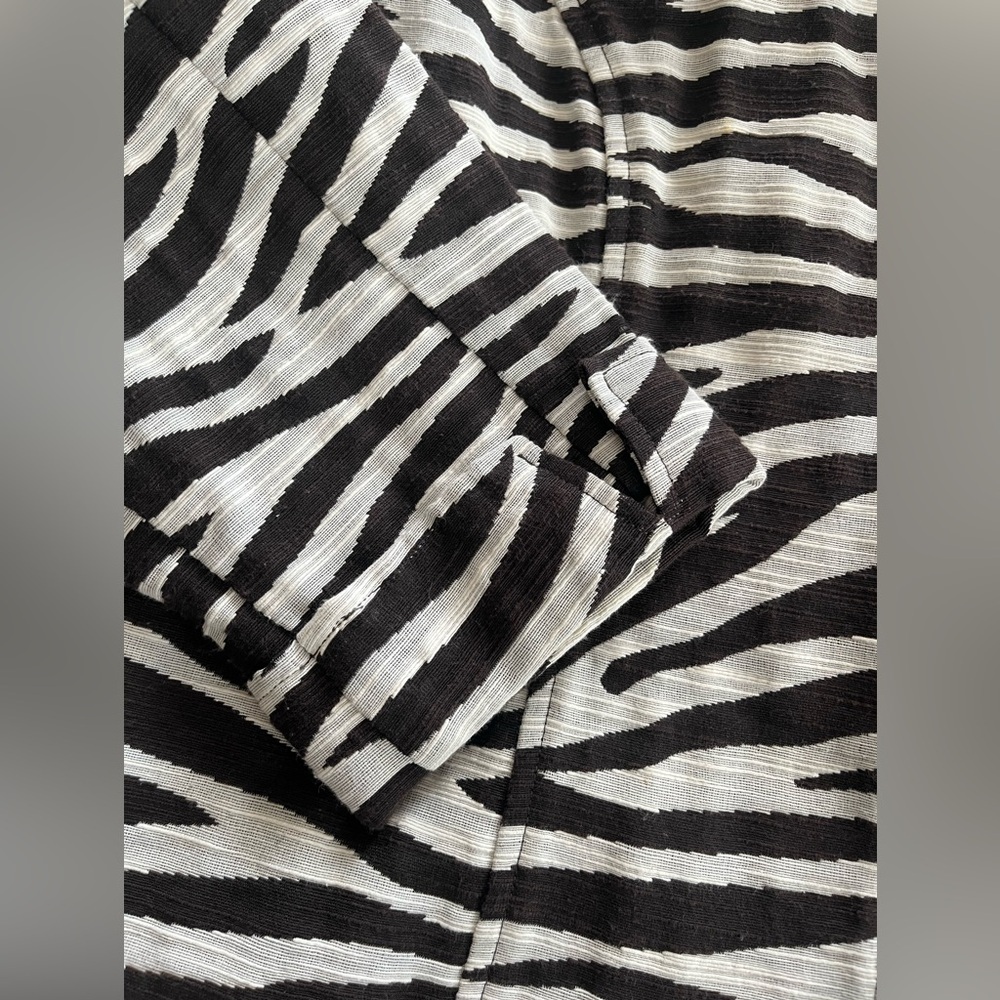 Chico's Black and White Zebra Blazer with Hook Closures Women’s Size Medium - Picture 11 of 11